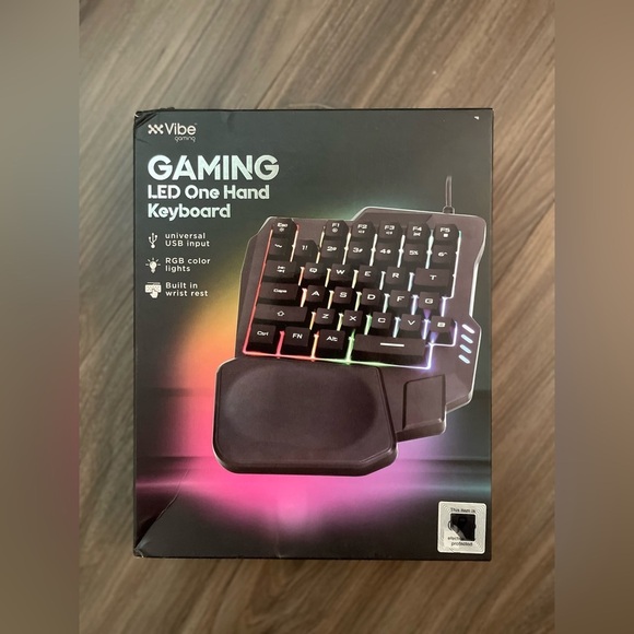 Vibe Gaming LED One Hand Keyboard - Picture 1 of 3